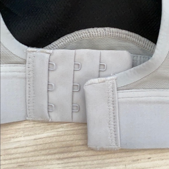 ❤️ New Adidas Sports Bra Tank - Picture 5 of 7